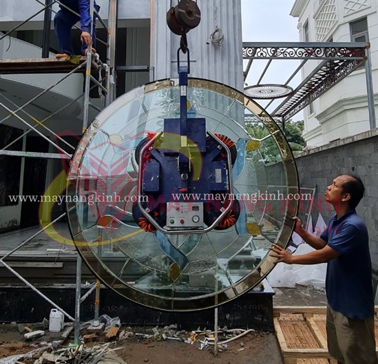 Thuê Máy Nâng Kính Hà Thành – Nâng Cao Hiệu Suất, Giảm Mọi Rủi Ro