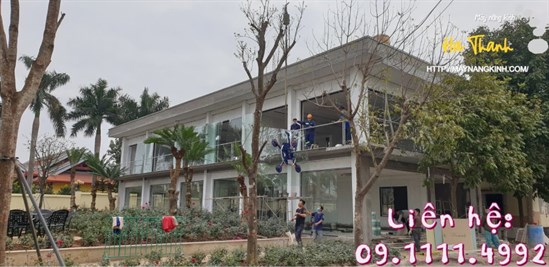 Cần máy nâng kính? Thuê ngay để tiết kiệm chi phí!